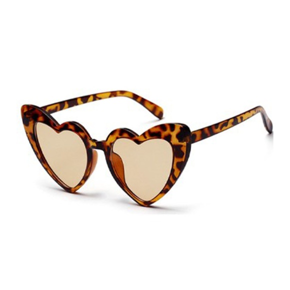Accessories - NWT Rockabilly Tortoise Heart Shaped Sun Glasses